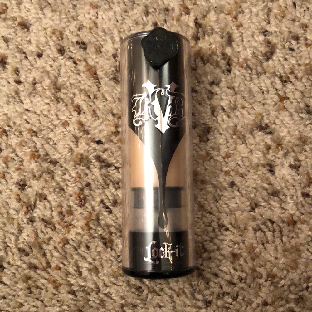 Kat Von D Lock It Foundation